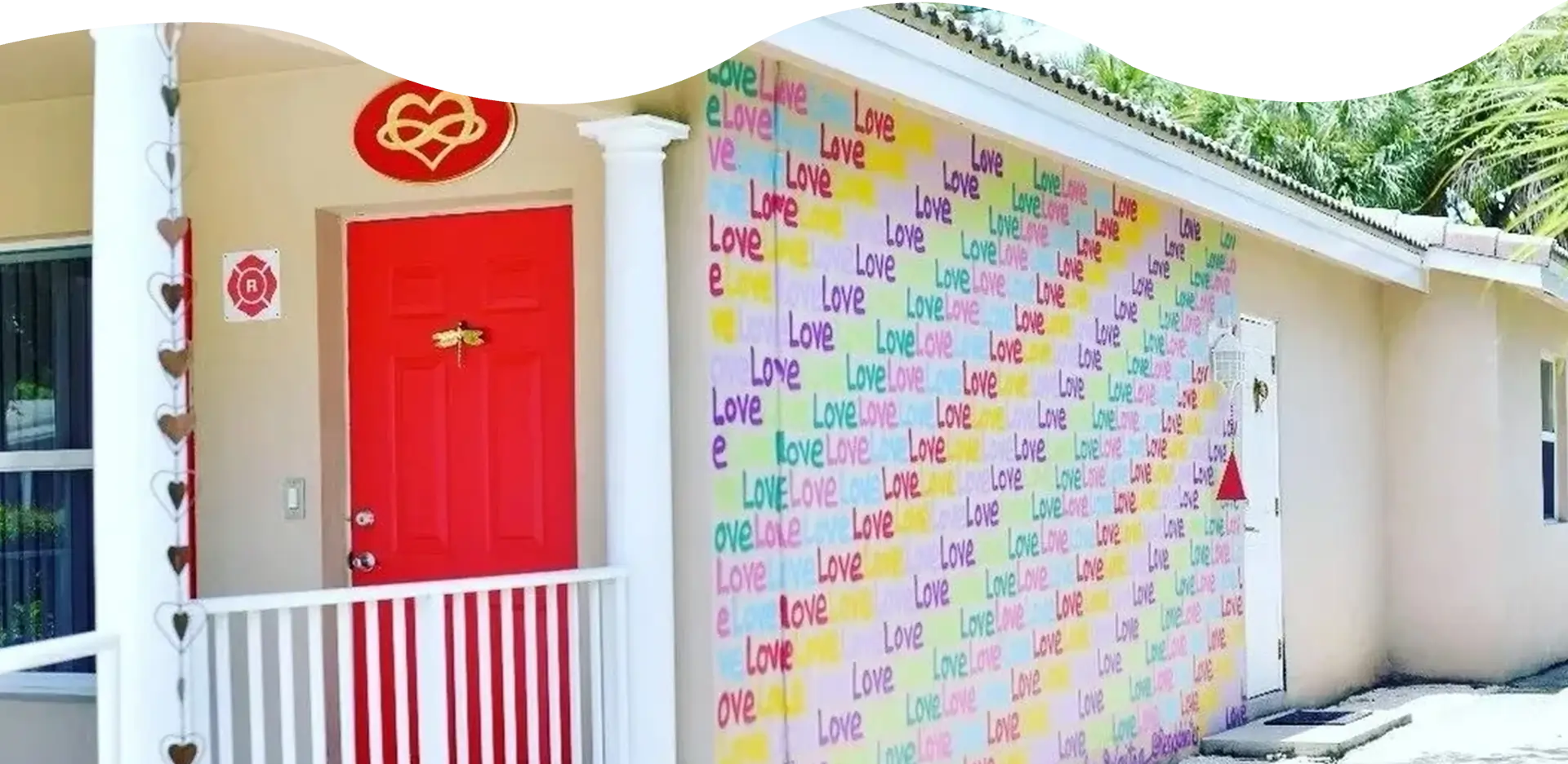 Wall mural with the words love and gratitude